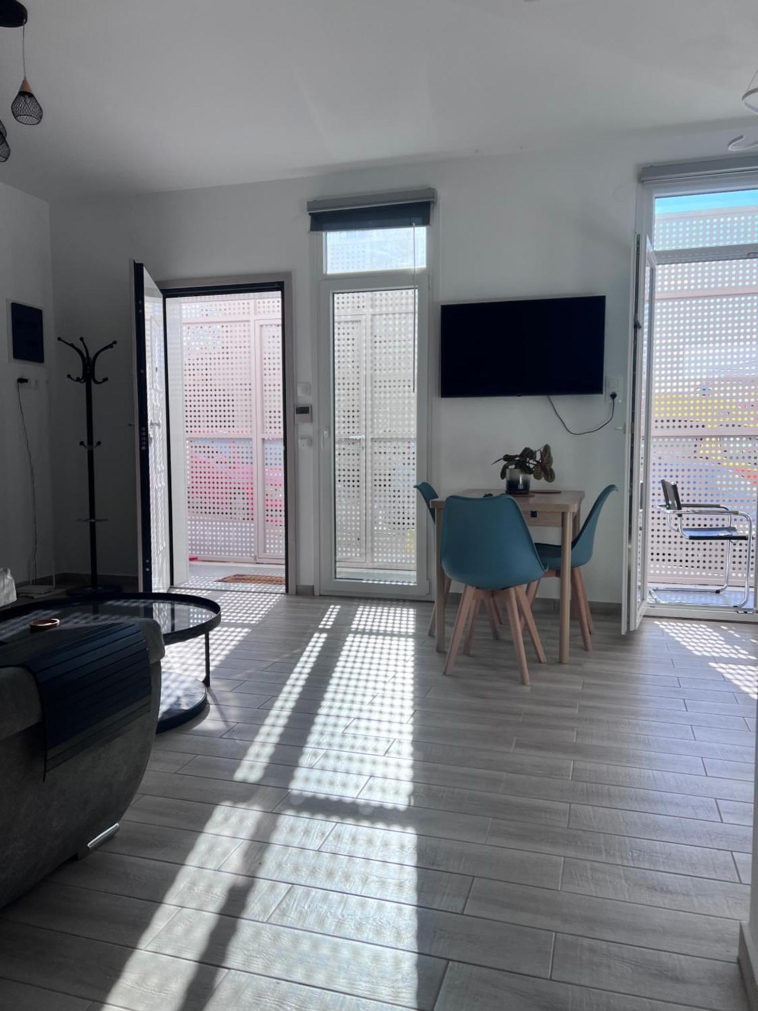 F Apartment Салоники Экстерьер фото
